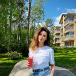 Ravshana Kurkova Instagram - Остановиться и провести хотя бы несколько дней наедине с собой - это счастье. Залог энергии и равновесия - бережное отношение к своему душевному и физическому здоровью. 😊 @hcresort 🌿 Первая Линия Health Care Resort