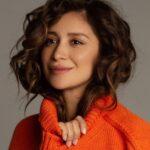 Ravshana Kurkova Instagram - Для тех, кто думает, что бы такого легкого и милого посмотреть в новогодние праздники, я просто оставлю тут список из жизнеутверждающих, классных южно-корейских дорам, которые мне очень понравились. Приятного просмотра: 🤗💞 «Алхимия душ», «Легенда синего моря», «Королева Чхорин», «Сказание о Кумихо», «Плохой и сумасшедший», «Приморский городок Ча-Ча-Ча», «Что случилось с секретарём Ким», «Хваран», «Псих, но всё в порядке», «Токкэби», «Свет Луны, очерченный облаком». Москва • Moscow