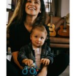 Ravshana Kurkova Instagram - Все эти полгода Гаспар поддерживал маму на съемках и сразу влюбил в себя всю нашу команду. 🤗❤️ #ВсёРадиЭтойУлыбки #маминосчастье