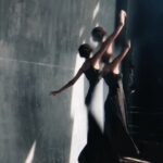 Ravshana Kurkova Instagram - Неважно, кого вы любите, где вы любите, почему вы любите, когда вы любите или как вы любите, важно только то, что вы любите. ❤️🙏 (Джон Леннон) / 📸: @xenichez