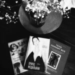 Ravshana Kurkova Instagram - «Лучший способ подбодрить себя — попытаться подбодрить кого-то другого». Соглашусь, пожалуй, с Марком Твеном и поделюсь тем, чем сердце успокоилось в книжном магазине пару дней назад. Теперь думаю вот, с какой книги начать🤗: с «Кусочка жизни» (Н. Тэффи), «Принца Модильяни» (А. Лонгони) или с «Тело помнит все. Какую роль психологическая травма играет в жизни человека и какие техники помогают ее преодолеть» (Б. ван дер Колка)? // 📷💞: @mikheevamasha ,💃🏻: @karina_grigoriyants_ , 💇🏻‍♀️: @sozinovaiam , 💄: @yana_koptyakova