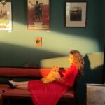 Ravshana Kurkova Instagram – Второй героиней зимней коллекции OLOLOL стала актриса Равшана Куркова в образе знаменитой женщины-благотворительницы Одри Хепберн. 

Уже совсем скоро вы сможете увидеть новую часть лукбука FW24❤️