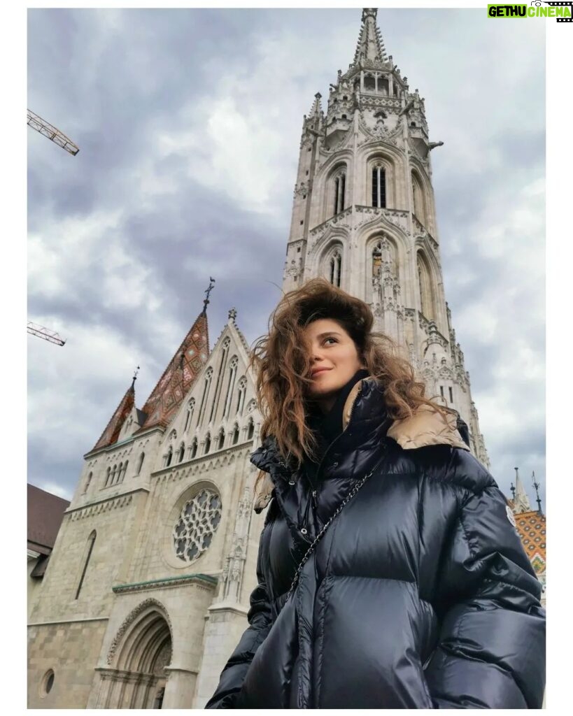 Ravshana Kurkova Instagram - Влюбилась в Будапешт. 💚🤗 Budapest, Hungary