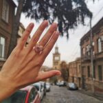 Ravshana Kurkova Instagram - Счастье - это сорваться в Грузию на три дня, бродить по улочкам, налопаться вкусняшек, купить колечко и картину. 🤗❤️. @soposoposopochka, обожаю, спасибо за этот день. თბილისი - Tbilisi