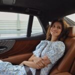 Ravshana Kurkova Instagram - Когда ничего не успеваешь, прыгаешь в машину, включаешь режим антистресс – и успеваешь, но уже массажном кресле 🤗 💕 #LexusLS Москва • Moscow