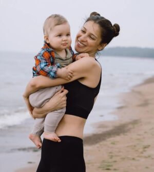 Ravshana Kurkova Instagram - Моё сердце растет вместе с сыном. ❤️ И конечно, это лучший год в моей жизни - самый важный, главный, долгожданный, самый счастливый. #маминалюбовь #ГаспарАмарян ❤️
