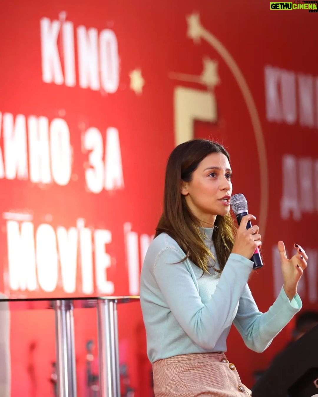Ravshana Kurkova Instagram - Счастлива быть здесь. Спасибо @tiffest_official за приглашение ❤️. Большое спасибо всем, кто пришёл сегодня на творческую встречу, за ваш теплый приём, за интересные вопросы. Очень много любви. И это взаимно🙏❤️🙏. / @uzkinematografiya_official #ТашкентскийМеждународныйКинофестиваль @devonovuz @giyas.djalalov Tashkent City