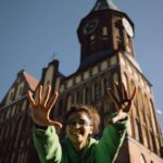 Ravshana Kurkova Instagram - Главное, что крылья в фокусе. 🌾💚🌾📷: @jullius.m Калининград • Kaliningrad