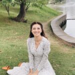 Ravshana Kurkova Instagram - Новосельцев как-то сказал: «Земной шар, как известно, вертят именно оптимисты». Люто плюсую Анатолию Ефремовичу 🫶🏻. Хороших выходных всем! 💞
