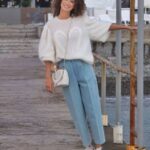 Ravshana Kurkova Instagram - Вот я надену два крыла и ближе ты... 😜 Total-look 🤍: @alenaakhmadullina Hairstyle 🥦: @wellahair_ru @titova0703 Make-up: @maxfactorrussia @russo_russo Photo: @daryaorlova #Кинотавр32 💫 Гранд Отель Жемчужина