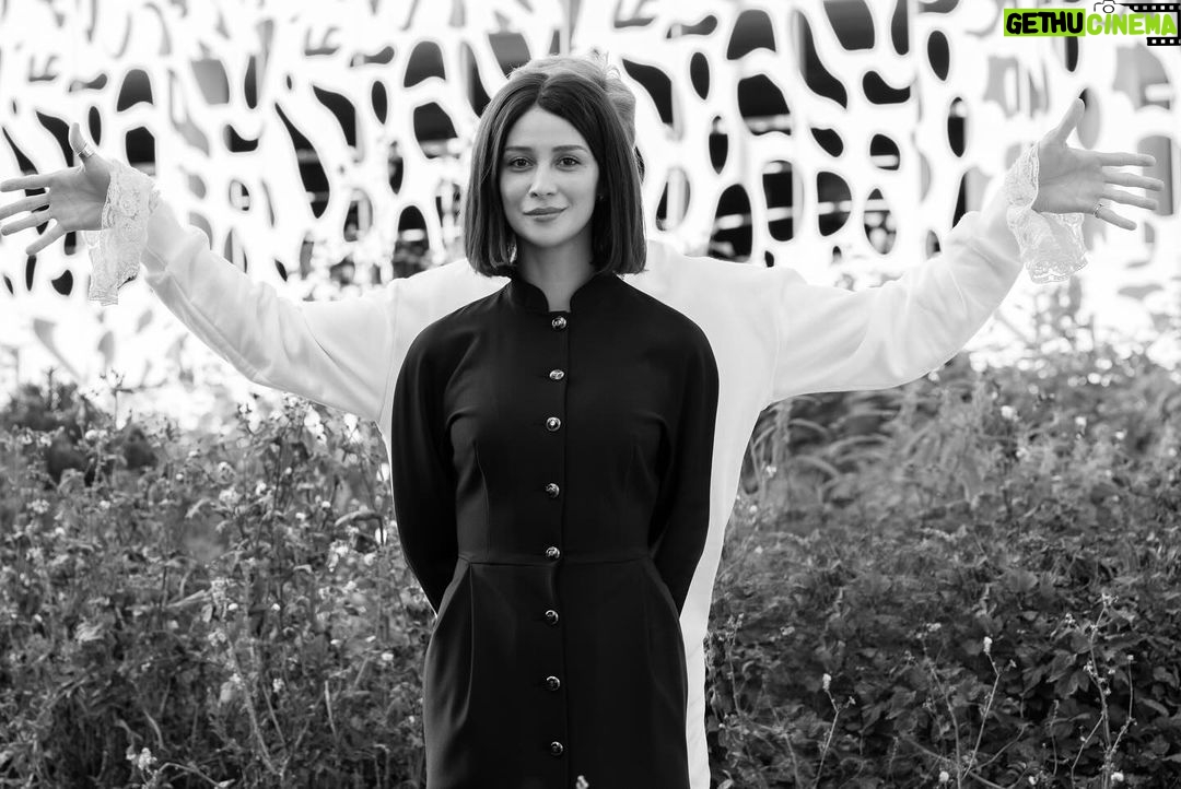 Ravshana Kurkova Instagram - «Предпоследняя Инстанция». Все серии финального сезона уже на @okkomovies 🙌🏼. Приятного просмотра! 😈😇💫❤️💫