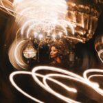 Ravshana Kurkova Instagram - «Старый индеец рассказывает своему внуку о борьбе, происходящей внутри каждого из нас. Она похожа на борьбу двух волков. Один из них злой: он олицетворяет гнев, зависть, обиду, недовольство собой, ложь. А второй добрый: он воплощает в себе радость, умиротворение, любовь, надежду, спокойствие, смирение, доброту и правду. Внук с минуту размышляет над тем, что услышал, и спрашивает: „И кто из них победит?“ И старый индеец, не раздумывая, отвечает: „Тот, которого ты кормишь“». (Эми Тэнжерин)