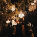 Ravshana Kurkova Instagram - «Старый индеец рассказывает своему внуку о борьбе, происходящей внутри каждого из нас. Она похожа на борьбу двух волков. Один из них злой: он олицетворяет гнев, зависть, обиду, недовольство собой, ложь. А второй добрый: он воплощает в себе радость, умиротворение, любовь, надежду, спокойствие, смирение, доброту и правду. Внук с минуту размышляет над тем, что услышал, и спрашивает: „И кто из них победит?“ И старый индеец, не раздумывая, отвечает: „Тот, которого ты кормишь“». (Эми Тэнжерин)