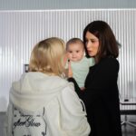 Ravshana Kurkova Instagram - Сегодня стартовал официальный трейлер финального сезона «Предпоследняя Инстанция» и с разрешения нашего режиссера @olga.akatyeva делюсь кадрами с моей дочкой Самирой (у которой, вообще-то, это уже вторая роль, первая случилась еще до её рождения - в сериале «Контакт», где беременной была не только моя героиня Кравцова, но также и я в реальной жизни 😛🙃). 🌟❤️ Самирка - Любовь ❤️🌟. / смотрим «Предпоследняя инстанция» с 1 января на @okkomovies 🙌🏼 @okapiproduction / 📸: @yanafaber