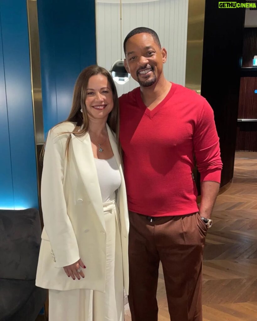 Raya Abirached Instagram - He spoke right from the heart about his very long career. One of the most epic & sincere in conversations i have ever had the pleasure to conduct. Thank you @willsmith your fans were thrilled @redseafilm Jeddah, Saudi Arabia