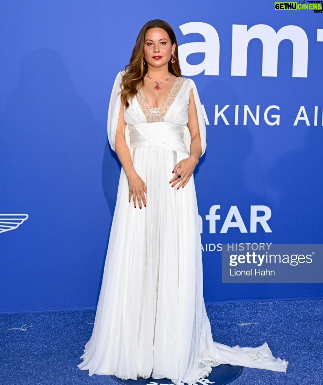 Raya Abirached Instagram - A very special night at @amfar Thank you to my @redseafilm family for inviting me :) The Look: Gorgeous jewels by @bulgari #BvlgariHighJewelery Dress by @tonywardcouture Styled by @maissaazab & @sahar.m.azab The Glam: Makeup @charlottetilburyarabia @charlottetilbury Hair @ahmadhairstylistt Photos: @gettyimages Management @mad_solutions Hôtel du Cap-Eden-Roc