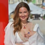 Raya Abirached Instagram - Merci Amir Assefi for these splendid photos!! Favourite look in Cannes this year was for @amfar :) @bulgari @tonywardcouture @sahar.m.azab @maissaazab @charlottetilburyarabia @ahmadhairstylistt Location: the beach at @jwmarriottcannes JW Marriott Cannes