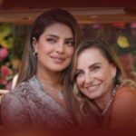 Raya Abirached Instagram – من قلب الحلم… 
جولة حصرية وخاصة على كواليس تصوير هذا الفيلم الوثائقي مع بريانكا شوبرا ولوسيا سيلفستري
#من_قلب_الحلم
#MBC2 
@rayaofficial
@scoopwithraya