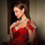 Raya Abirached Instagram - Closeups are for @bulgari Thank you @soma_photography19 Jeddah جده