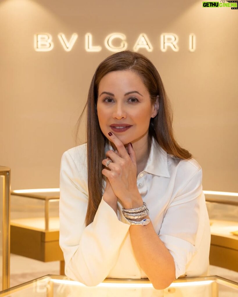 Raya Abirached Instagram - A wonderful day spent with my @bulgari family in Doha to view the most exquisite #highjewelry and #timepieces #dohajeweleryandwatchesexhibition #bulgarihighjewelry @djwe.qa Doha Jewellery & Watches Exhibition