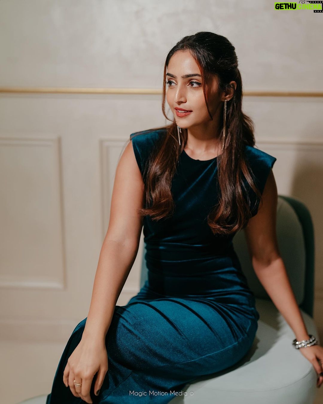 Reba Monica John Instagram - Been loving velvet of late! 🤩✨