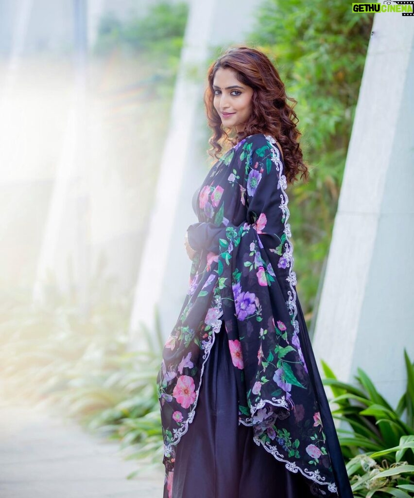 Reba Monica John Instagram - Your girl next door 🫶 Styled by @stylebyannapurna Outfit @anushareddy.couture Hair @prakash_kasara Photography @they_call_me_keshu MU yours truly ⭐