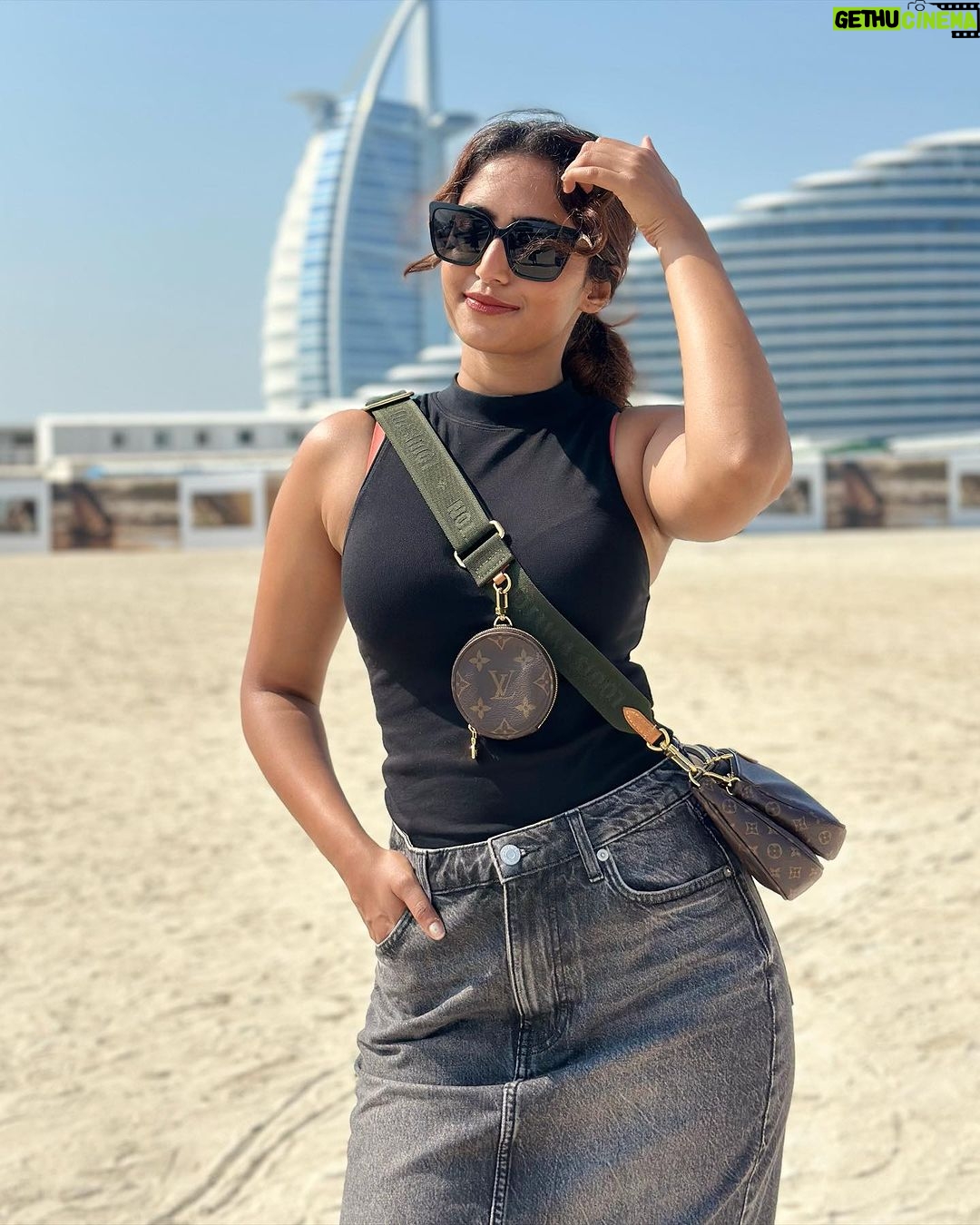 Reba Monica John Instagram - Dubai- nothing short of a dreamy city! I look forward to coming here each time but this time with my fam cause I wanted them to feel that contagious energy this place has to offer! The food here? God, to die for! I had some of the best Italian, Japanese food on this trip! Yummm Also, I must admit, This trip wouldn’t have been possible without @pickyourtrail and their meticulous planning cause I suck at making itineraries and that’s exactly why I needed them! They made it absolutely hassle free especially cause I wanted to make my mums birthday extra special! So thank you guys, for helping me make some wonderful memories 🫶✨ #dubai #blacklove #holidaywithfamily #birthdaysurprise #bestfood #pickyourtrail #hasslefreeholidays #pickyourdubaitrail Marriott Resort Palm Jumeirah Dubai