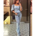 Reba Monica John Instagram - Whatever the season, without a reason don’t be shy, whether august or July Wear Denim on denim cause you’d be winnin 🫰🏼✨ my rhyme games bad, hoping it didn’t make you sad But now you’re smiling, as you read this line I’m hoping Thanks for your precious time, I promise I’ll do better next time, okay byeee 🤣 #mirrormirror #denimondenim #neveroutofstyle #tipsandtricks