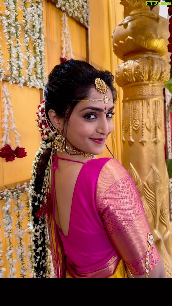 Reba Monica John Instagram - Here’s a special Sarayu smile for you cause we’re celebrating 50 glorious days for Samajavaragamana ✨🌸 thank you thank you 🙏 and this look’s from Balu and Sarayu’s wedding dayyy! #Samajavaragamana #grateful #streamingonaha #tollywood #debutdoneright 💕