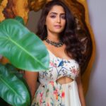 Reba Monica John Instagram - Delilah 🌸✨ Photographed by @mahesh_nair Styled by @manogna_gollapudi Wearing @kaastaanbydivaajain HMU @sanchitha_naik_mua Home