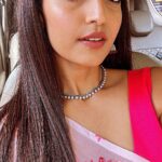 Reba Monica John Instagram - Serving some pretty looks for Samajavaragamana promotions 🌸✨ alsoooo- new HAIR 💕 Hair @prakash_kasara #samajavaragamana #june29 #debutante #ethniclove #reelitfeelit #nervousbutexcited #telugucinema #flowerpower #minimalstyle Hyderabad