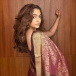 Reba Monica John Instagram - Stole this saree from my mother ✨ the older they get, the more beautiful to drape! Swipe for some saree spam 😁 #sixyardsofelegance #empoweredfeeling #motherssareesarealwaysspecial #instadaily