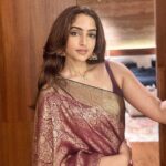 Reba Monica John Instagram - Stole this saree from my mother ✨ the older they get, the more beautiful to drape! Swipe for some saree spam 😁 #sixyardsofelegance #empoweredfeeling #motherssareesarealwaysspecial #instadaily