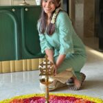 Reba Monica John Instagram - Ellavarkum Onam Aashamsakal 🌸💕 Yes, I made that pookalam 😌 thanks