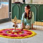 Reba Monica John Instagram - Ellavarkum Onam Aashamsakal 🌸💕 Yes, I made that pookalam 😌 thanks