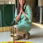 Reba Monica John Instagram - Ellavarkum Onam Aashamsakal 🌸💕 Yes, I made that pookalam 😌 thanks