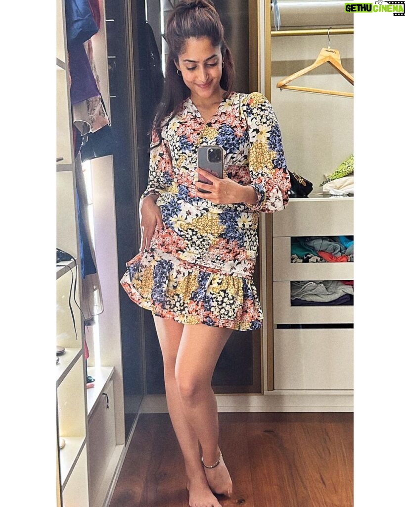 Reba Monica John Instagram - My never ending love for casual mirror selfies✨🌸🌼 Cause they turn out better than photo shoot pictures most times 😅
