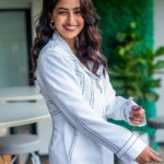 Reba Monica John Instagram - How it began and how it ended 🤓 📸 @revanthtummala Hair @prakash_kasara #smileyouarebeautiful #livelaughlove