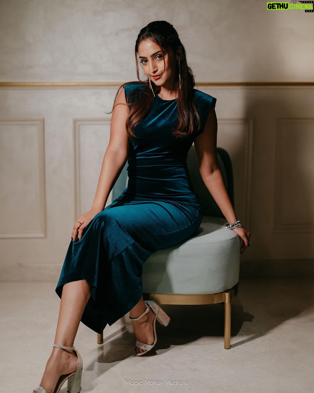 Reba Monica John Instagram - Been loving velvet of late! 🤩✨