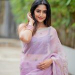 Reba Monica John Instagram – Draped in pink floral magic for SAMAJAVARAGAMANA promotions 💕
Releasing on the 29th June guys! ✨

Styled by @officialanahita 
Saree: @theantoraofficial 
Pics: @they_call_me_keshu 
Hair: @prakash_kasara 
MU: yours truly 

#sixyardsofelegance #indianwear #moviepromotion #debutante #tollywoodactress #nervousyetexcited