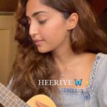 Reba Monica John Instagram – Since so many of you really enjoyed my version and sent me so much loveee 🦋, posting this on popular request. Every time I get anxious or upset, music rescues me, calms me down and grounds me! Im no professional, just a work in progress and hope to better myself with each song I sing, so this one’s just a not-so -perfect Heeriye. 

A special 🫶 to each of you who DM’ed me after watching this story . I read each of your messages and It means everything to me! So thank you ✨

#midnightjamwithrebs #ukelelecover #heeriye #acousticcover #whenindeepthought #isingtomyself #reelsinstagram