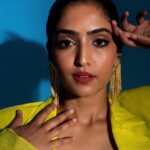 Reba Monica John Instagram - “When you remember who you are, the game changes”💥 Felt so powerful in this attire! Confident and strong 💪🏽 like I can achieve anything. And it’s true. They really do have that power! Meet the fabbbb team 👇🏼💫 Styling @keerthysampath Photographer @palaniappansubramanyam MUA @prakatwork Outfit @nidhiandmahak Earrings @truptimohta.in Hair @noormakeup_mehndi #highfashion #suitedup #linenlove #slaying