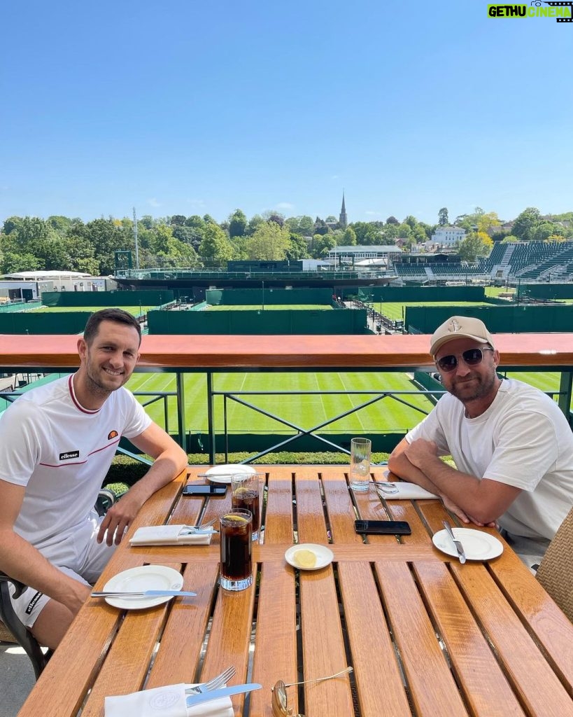 Rebel Wilson Instagram - Just a spot of tennis @wimbledon today with @jameswardtennis & @matty_reidy 💜💚 🎾