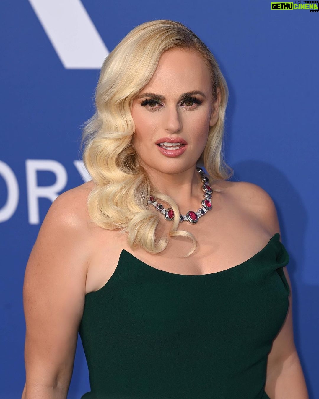 Rebel Wilson Instagram - amFAR AWAY now and missing you 😘 Dress: @oscardelarenta Jewels: @knaufjewels Styling: @elizabethstewart1 @jordan_grossman @jennybrunt1 MakeUp: @karindarnell Hair: @itsdash (photos licensed from Getty & Imago) Cannes, French Riviera, France