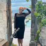 Rebel Wilson Instagram - Ever wanted to sleep and have a bath in an ancient cave? Then go to @museumhotel in Cappadocia 🇹🇷 such a cool experience! Museum Hotel