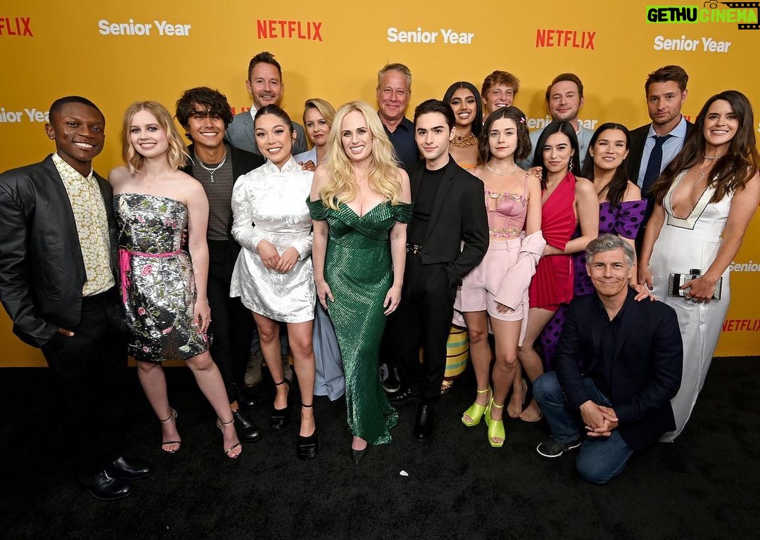 Rebel Wilson Instagram - Could not be prouder of this lot! Check us out this weekend when SENIOR YEAR drops on Netflix 💚💛🤍💚💛🤍