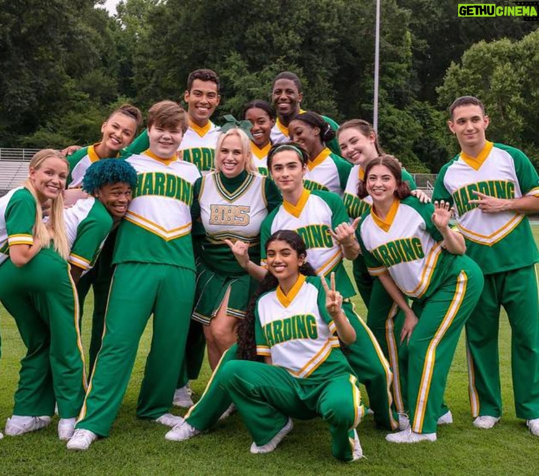 Rebel Wilson Instagram - SENIOR YEAR comes out THIS WEEKEND on NETFLIX and it will bring so much CHEER! 💚💛🤍