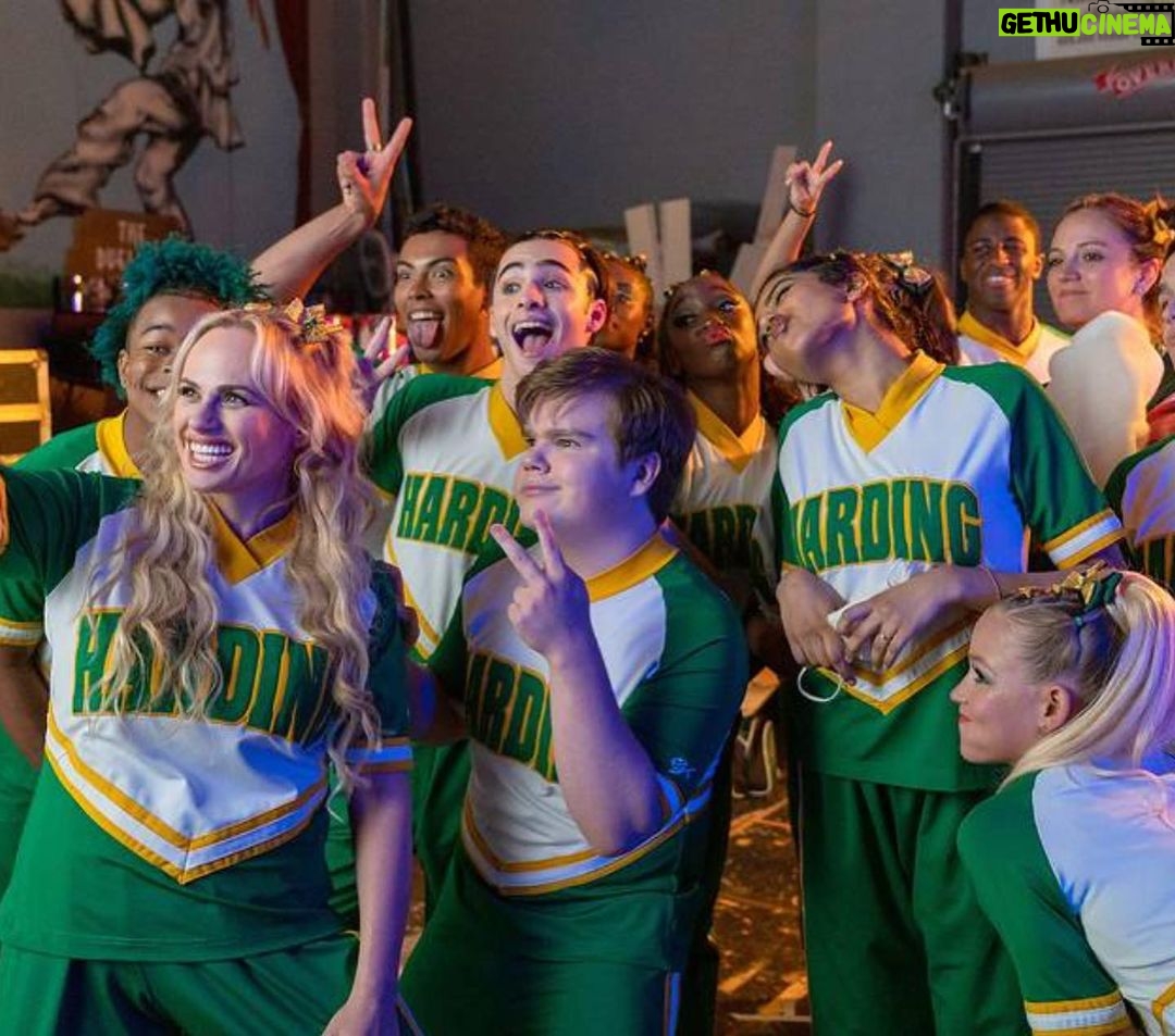 Rebel Wilson Instagram - SENIOR YEAR comes out THIS WEEKEND on NETFLIX and it will bring so much CHEER! 💚💛🤍