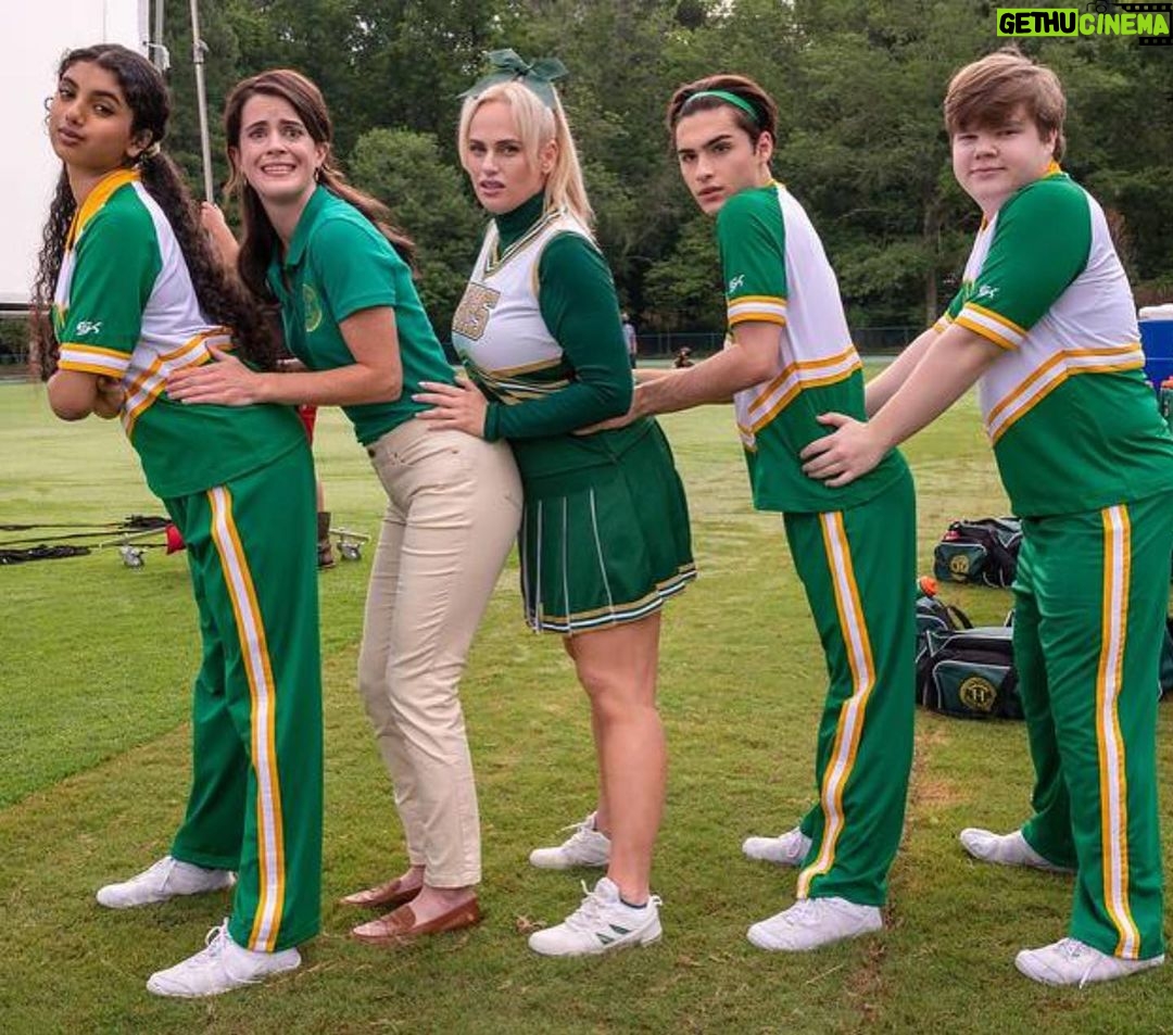 Rebel Wilson Instagram - SENIOR YEAR comes out THIS WEEKEND on NETFLIX and it will bring so much CHEER! 💚💛🤍