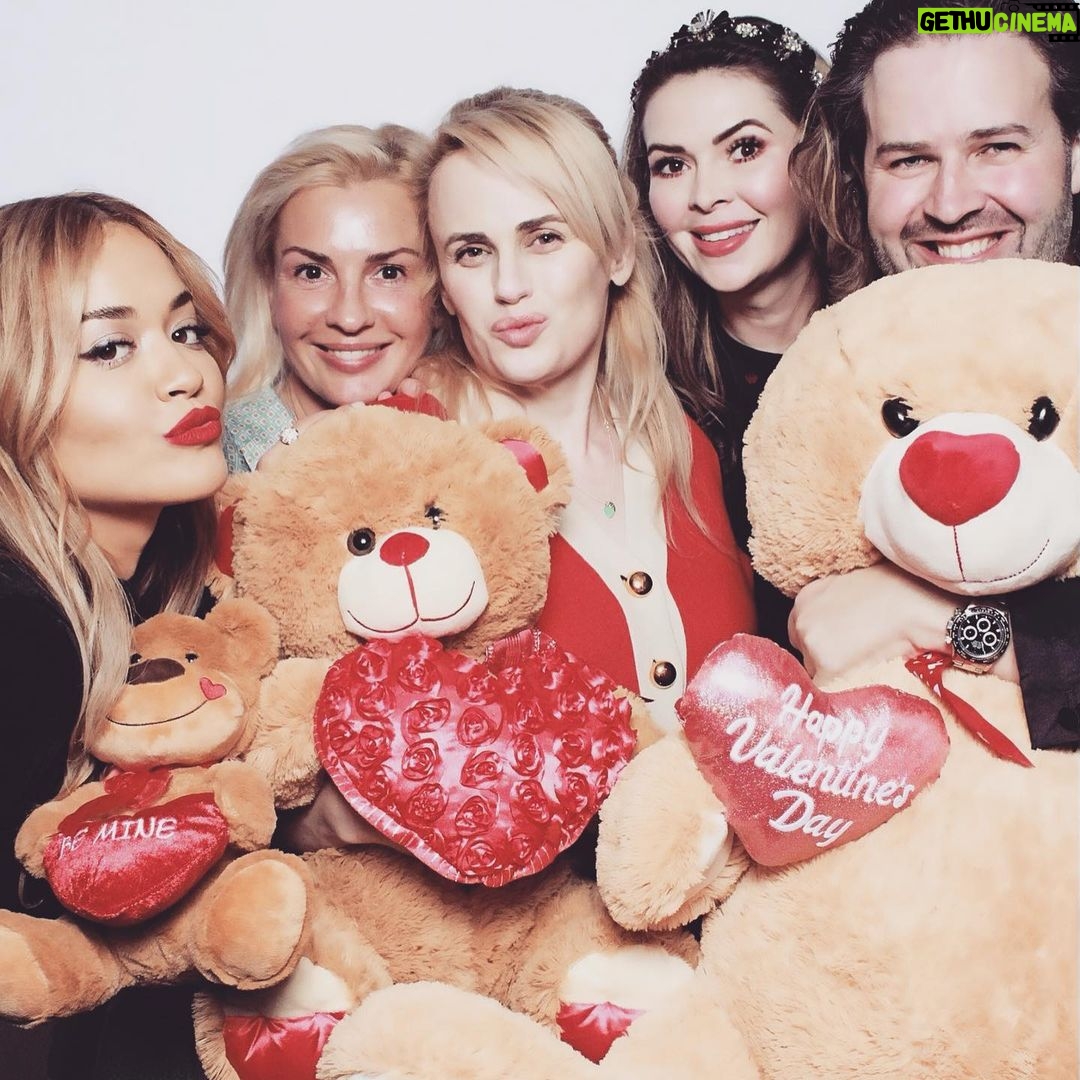 Rebel Wilson Instagram - A lot of love for these folks š„° Thanks @michael @vasjmorgan ā¤ļø Happy Valentineās Day everyone